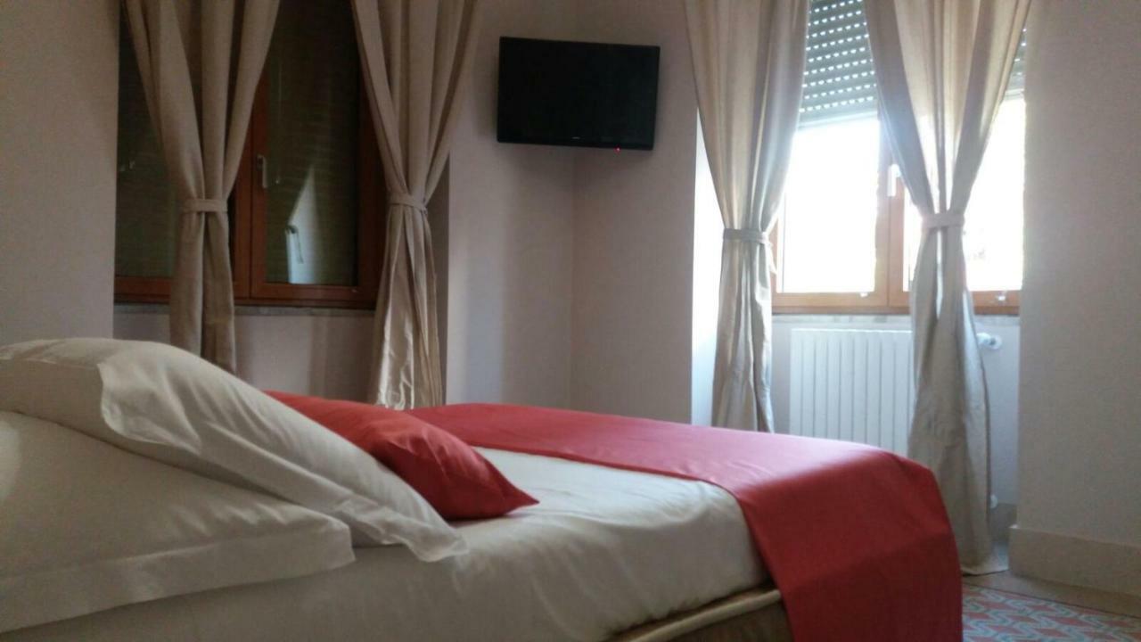 Casa Isabela Luxury Rooms เมลฟิ ภายนอก รูปภาพ